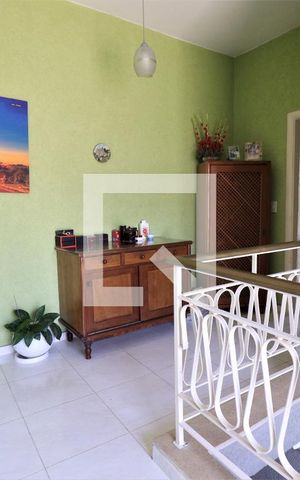 Casa à venda com 180m², 4 quartos e 2 vagasCorredor