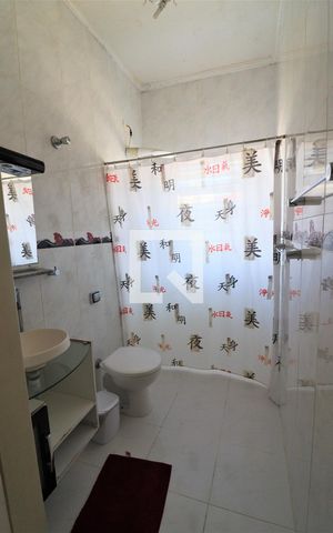 Casa à venda com 180m², 4 quartos e 2 vagasBanheiro