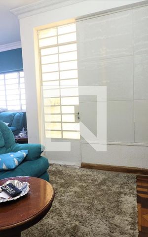 Casa à venda com 180m², 4 quartos e 2 vagasSala 