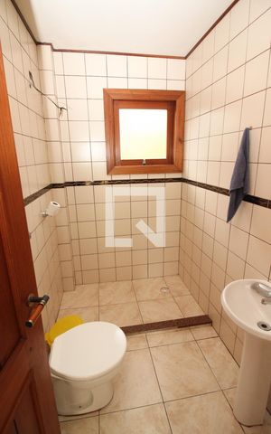 Casa à venda com 280m², 4 quartos e 2 vagasBanheiro 2