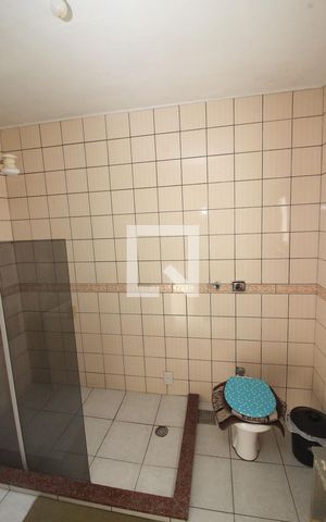 Casa à venda com 280m², 4 quartos e 2 vagasBanheiro da Suíte