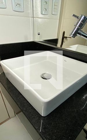 Apartamento para alugar com 80m², 2 quartos e sem vagaBanheiro 