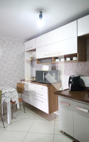 Casa à venda com 180m², 4 quartos e 2 vagascozinha casa 1