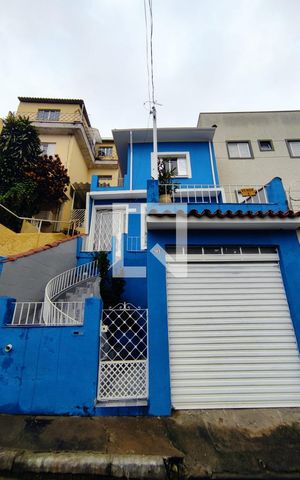 Casa à venda com 180m², 4 quartos e 2 vagas Casa à venda com 180m², 4 quartos e 2 vagasfachada casa 1