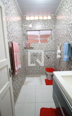 Casa à venda com 180m², 4 quartos e 2 vagasbanheiro casa 1