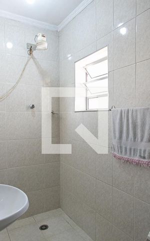 Casa à venda com 264m², 4 quartos e 3 vagasCasa 1 - Banheiro 2
