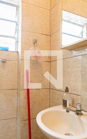 Casa à venda com 264m², 4 quartos e 3 vagasCasa 3 - Banheiro