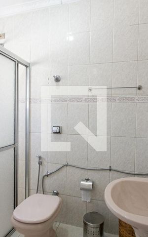 Casa à venda com 264m², 4 quartos e 3 vagasCasa 1 - Banheiro 1