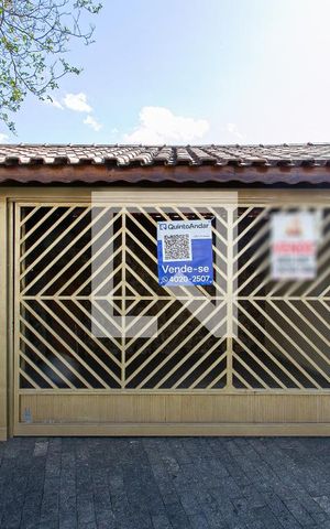 Casa à venda com 264m², 4 quartos e 3 vagasFachada