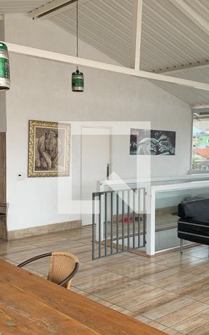 Casa à venda com 625m², 5 quartos e 2 vagas Casa à venda com 625m², 5 quartos e 2 vagasTerraço