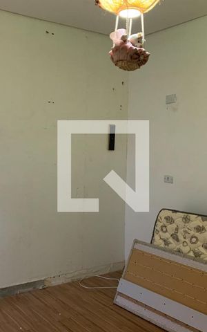 Casa à venda com 625m², 5 quartos e 2 vagas Casa à venda com 625m², 5 quartos e 2 vagasQuarto 4