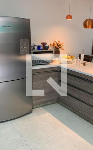 Casa à venda com 625m², 5 quartos e 2 vagas Casa à venda com 625m², 5 quartos e 2 vagasCozinha