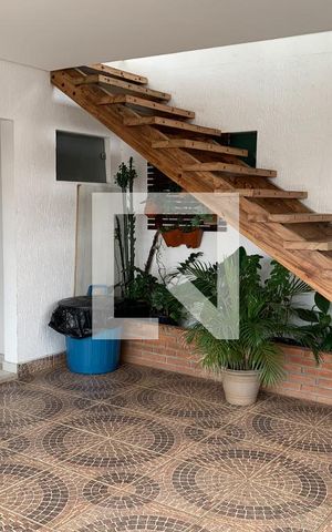 Casa à venda com 625m², 5 quartos e 2 vagas Casa à venda com 625m², 5 quartos e 2 vagasQuintal