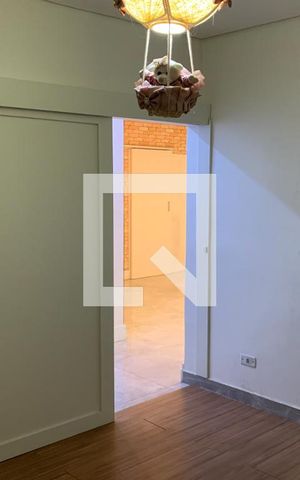 Casa à venda com 625m², 5 quartos e 2 vagas Casa à venda com 625m², 5 quartos e 2 vagasQuarto 4