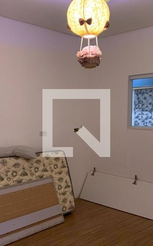 Casa à venda com 625m², 5 quartos e 2 vagas Casa à venda com 625m², 5 quartos e 2 vagasQuarto 4