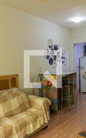 Casa de condomínio à venda com 65m², 2 quartos e 1 vaga Casa de condomínio à venda com 65m², 2 quartos e 1 vagaSala