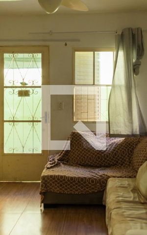 Casa de condomínio à venda com 65m², 2 quartos e 1 vaga Casa de condomínio à venda com 65m², 2 quartos e 1 vagaSala