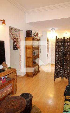 Apartamento à venda com 70m², 2 quartos e 1 vaga Apartamento à venda com 70m², 2 quartos e 1 vagaSala