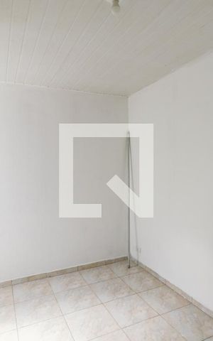 Casa à venda com 150m², 4 quartos e 1 vaga Casa à venda com 150m², 4 quartos e 1 vagaQuarto de Serviço