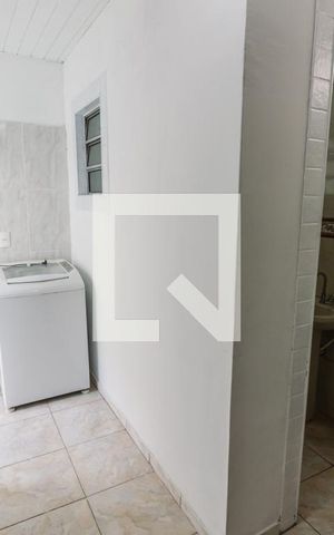 Casa à venda com 150m², 4 quartos e 1 vaga Casa à venda com 150m², 4 quartos e 1 vagaLavanderia