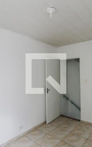 Casa à venda com 150m², 4 quartos e 1 vaga Casa à venda com 150m², 4 quartos e 1 vagaQuarto de Serviço
