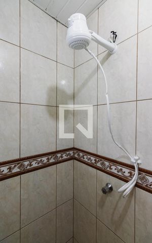Casa à venda com 150m², 4 quartos e 1 vaga Casa à venda com 150m², 4 quartos e 1 vagaBanheiro de Serviço