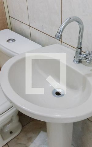 Casa à venda com 150m², 4 quartos e 1 vaga Casa à venda com 150m², 4 quartos e 1 vagaBanheiro de Serviço