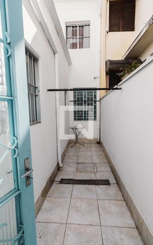 Casa à venda com 150m², 4 quartos e 1 vaga Casa à venda com 150m², 4 quartos e 1 vagaQuintal