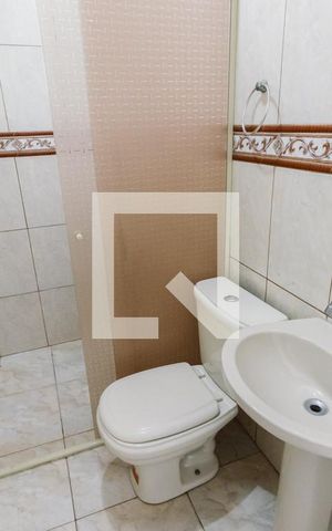 Casa à venda com 150m², 4 quartos e 1 vaga Casa à venda com 150m², 4 quartos e 1 vagaBanheiro de Serviço