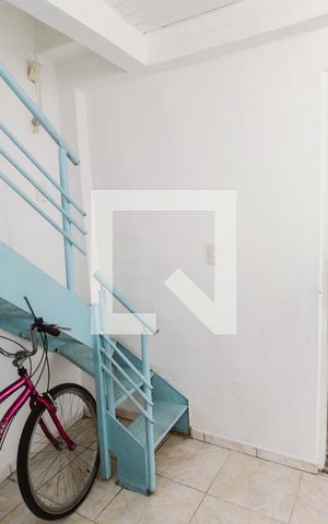 Casa à venda com 150m², 4 quartos e 1 vaga Casa à venda com 150m², 4 quartos e 1 vagaLavanderia
