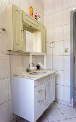 Casa à venda com 260m², 3 quartos e 2 vagas Casa à venda com 260m², 3 quartos e 2 vagasBanheiro
