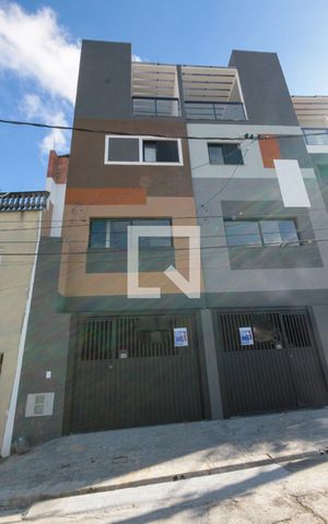 Casa à venda com 107m², 2 quartos e 1 vaga Casa à venda com 107m², 2 quartos e 1 vagaFachada