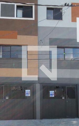 Casa à venda com 107m², 2 quartos e 1 vaga Casa à venda com 107m², 2 quartos e 1 vagaFachada