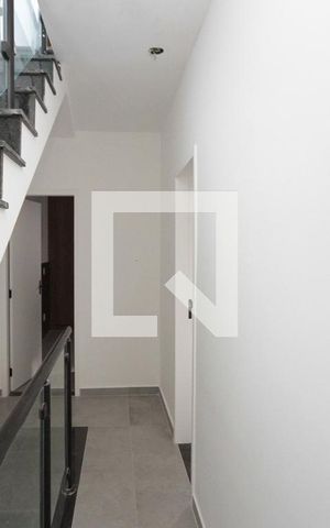 Casa à venda com 107m², 2 quartos e 1 vaga Casa à venda com 107m², 2 quartos e 1 vagaHall