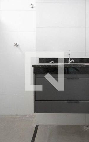 Casa à venda com 107m², 2 quartos e 1 vaga Casa à venda com 107m², 2 quartos e 1 vagaBanheiro