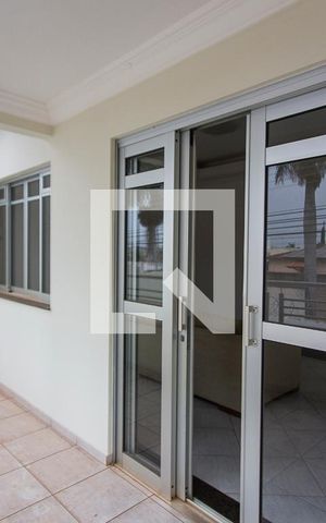 Casa para alugar com 280m², 4 quartos e 3 vagas Casa para alugar com 280m², 4 quartos e 3 vagasVaranda