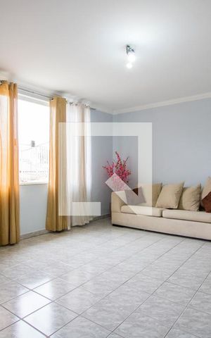 Casa à venda com 299m², 2 quartos e 4 vagas Casa à venda com 299m², 2 quartos e 4 vagasSala