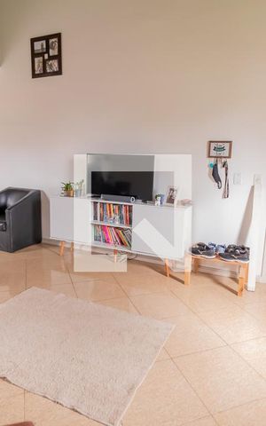 Casa à venda com 98m², 3 quartos e 2 vagasSala