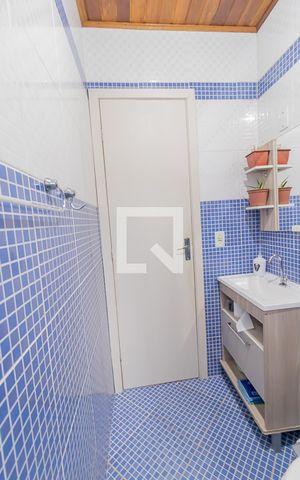 Casa à venda com 98m², 3 quartos e 2 vagasBanheiro