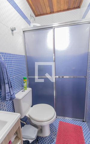 Casa à venda com 98m², 3 quartos e 2 vagasBanheiro
