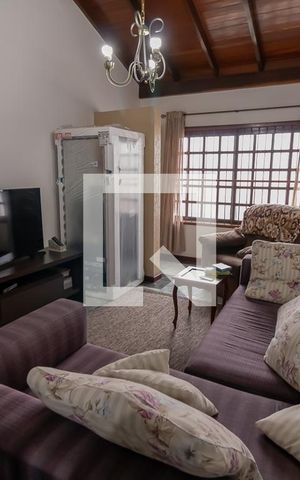 Casa à venda com 190m², 3 quartos e 3 vagasSala