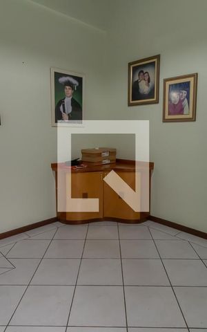 Casa à venda com 190m², 3 quartos e 3 vagasSala