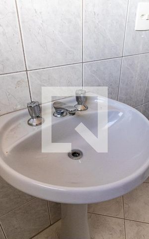 Casa à venda com 210m², 3 quartos e 3 vagas Casa à venda com 210m², 3 quartos e 3 vagasBanheiro Social