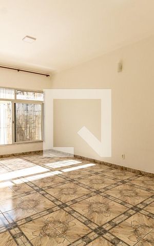 Casa à venda com 210m², 3 quartos e 3 vagas Casa à venda com 210m², 3 quartos e 3 vagasSala