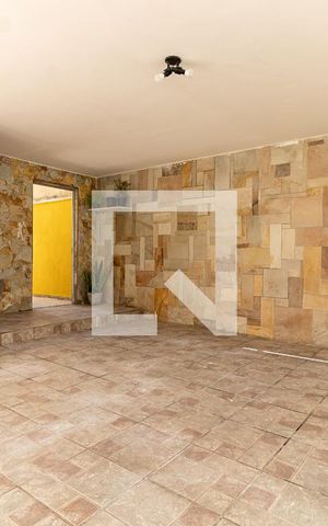 Casa à venda com 210m², 3 quartos e 3 vagas Casa à venda com 210m², 3 quartos e 3 vagasGaragem