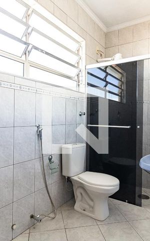 Casa à venda com 210m², 3 quartos e 3 vagas Casa à venda com 210m², 3 quartos e 3 vagasBanheiro da Suíte
