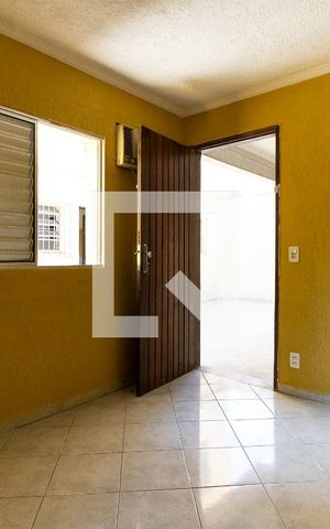 Casa à venda com 210m², 3 quartos e 3 vagas Casa à venda com 210m², 3 quartos e 3 vagasQuarto de Serviço