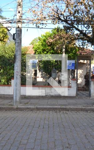 Casa à venda com 100m², 4 quartos e 4 vagasFachada
