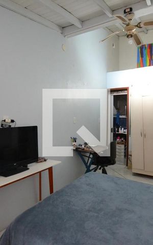 Casa à venda com 100m², 4 quartos e 4 vagasSuíte