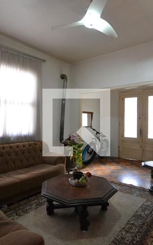 Casa à venda com 100m², 4 quartos e 4 vagasSala